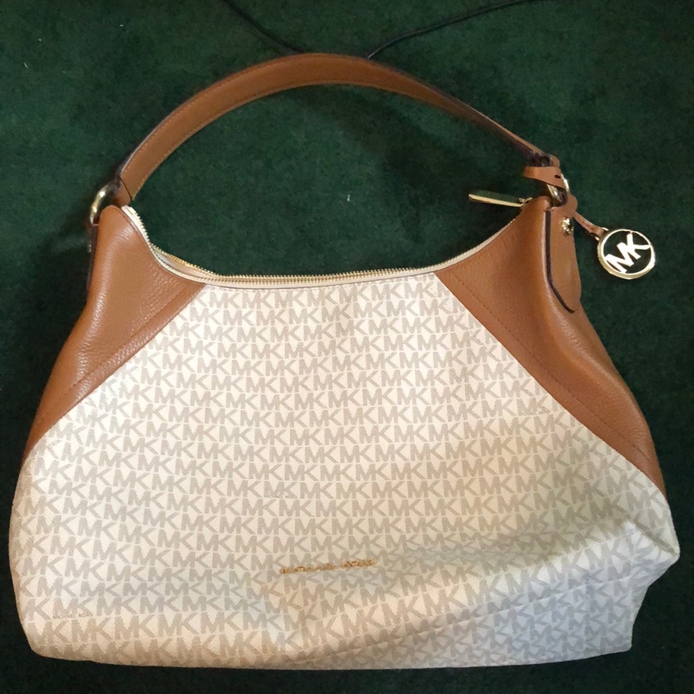 Michael Kors purse never used